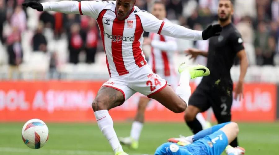 sivasspor-hataysporu-geriden-gelip-devirdi-VNGMINiy.jpg