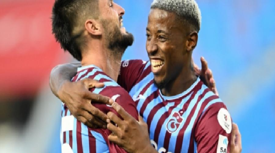 trabzonspor-basaksehir-11ler-aOD6wiLn.jpg