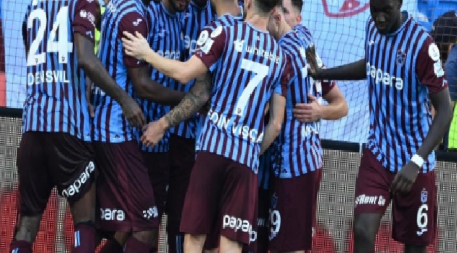 trabzonspor-birinci-7-haftada-9-puanda-kaldi-CAccQVXv.jpg