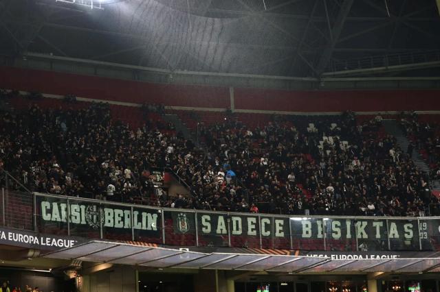 UEFA'dan Beşiktaş'a yasak geldi: Lyon maçında siyah-beyazlı taraftarlar olmayacak